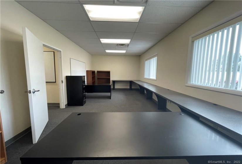 100 Corporate Drive, Trumbull, Connecticut 06611, ,Commercial For Lease,For Sale,Corporate,170536575