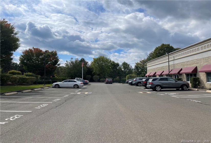 100 Corporate Drive, Trumbull, Connecticut 06611, ,Commercial For Lease,For Sale,Corporate,170536575