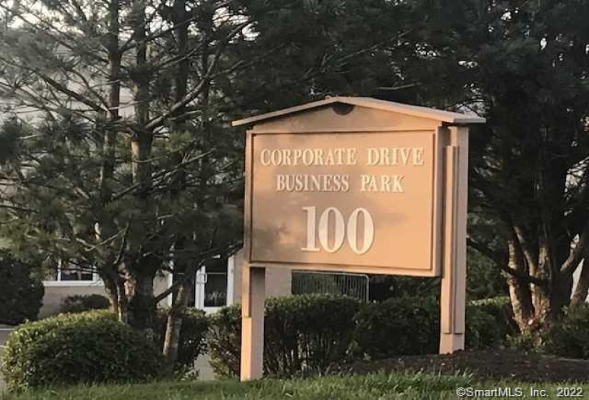 100 Corporate Drive, Trumbull, Connecticut 06611, ,Commercial For Lease,For Sale,Corporate,170536575