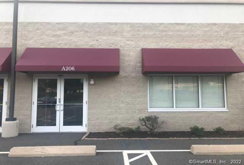 100 Corporate Drive, Trumbull, Connecticut 06611, ,Commercial For Lease,For Sale,Corporate,170536575