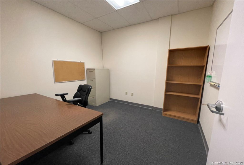 100 Corporate Drive, Trumbull, Connecticut 06611, ,Commercial For Lease,For Sale,Corporate,170536575