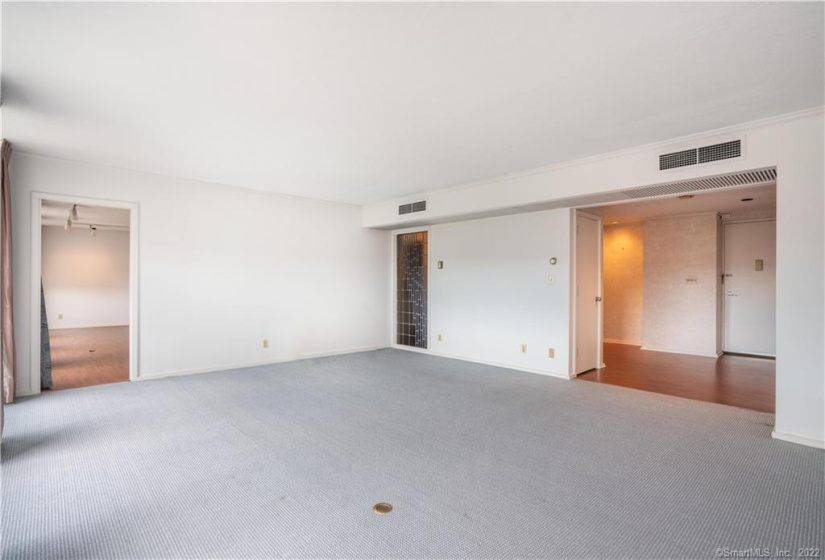 1 Gold Street, Hartford, Connecticut 06103, 2 Bedrooms Bedrooms, 5 Rooms Rooms,3 BathroomsBathrooms,Condo/co-op For Sale,For Sale,Gold,170391417