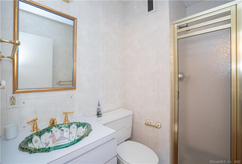 1 Gold Street, Hartford, Connecticut 06103, 2 Bedrooms Bedrooms, 5 Rooms Rooms,3 BathroomsBathrooms,Condo/co-op For Sale,For Sale,Gold,170391417