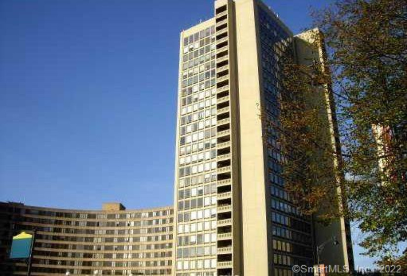 1 Gold Street, Hartford, Connecticut 06103, 2 Bedrooms Bedrooms, 5 Rooms Rooms,3 BathroomsBathrooms,Condo/co-op For Sale,For Sale,Gold,170391417