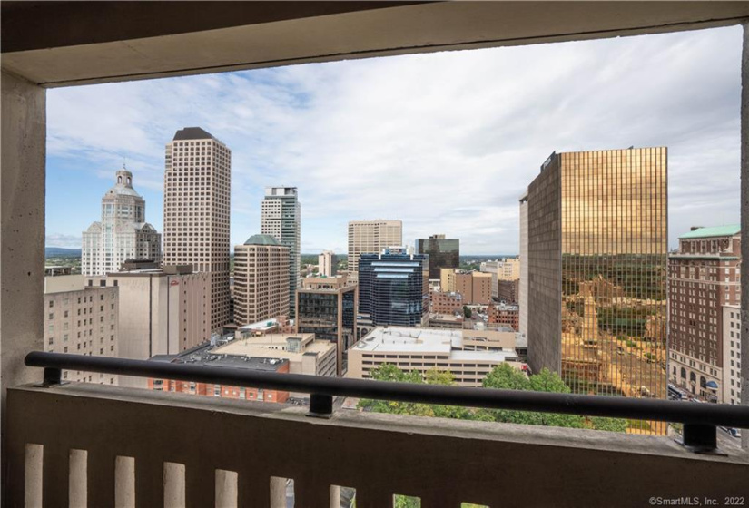 1 Gold Street, Hartford, Connecticut 06103, 2 Bedrooms Bedrooms, 5 Rooms Rooms,3 BathroomsBathrooms,Condo/co-op For Sale,For Sale,Gold,170391417