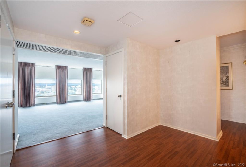 1 Gold Street, Hartford, Connecticut 06103, 2 Bedrooms Bedrooms, 5 Rooms Rooms,3 BathroomsBathrooms,Condo/co-op For Sale,For Sale,Gold,170391417