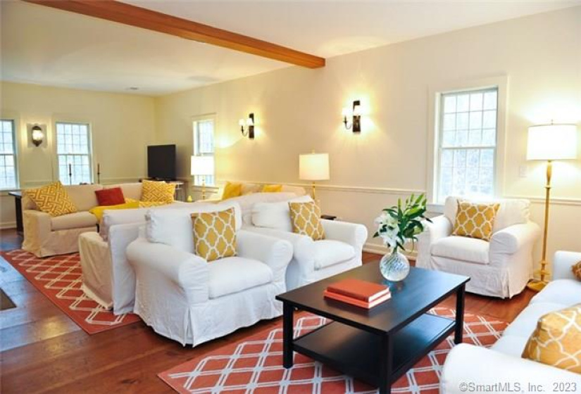 33 Sentry Hill Road, Roxbury, Connecticut 06783, 6 Bedrooms Bedrooms, 11 Rooms Rooms,3 BathroomsBathrooms,Residential Rental,For Sale,Sentry Hill,170305994