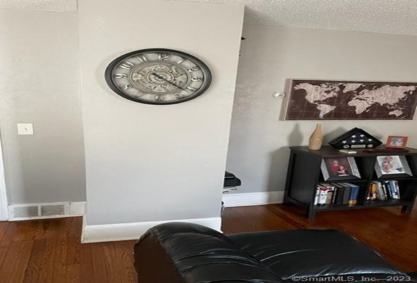 856 New Haven Road, Naugatuck, Connecticut 06770, 3 Bedrooms Bedrooms, 5 Rooms Rooms,1 BathroomBathrooms,Single Family For Sale,For Sale,New Haven,170569579