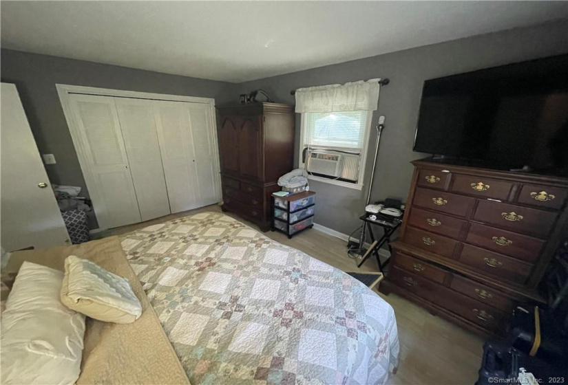 55 Merriman Road, Stamford, Connecticut 06905, 3 Bedrooms Bedrooms, 6 Rooms Rooms,2 BathroomsBathrooms,Single Family For Sale,For Sale,Merriman,170572051