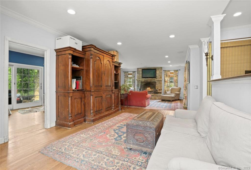 400 White Oak Shade Road, New Canaan, Connecticut 06840, 4 Bedrooms Bedrooms, 10 Rooms Rooms,4 BathroomsBathrooms,Single Family For Sale,For Sale,White Oak Shade,170577352