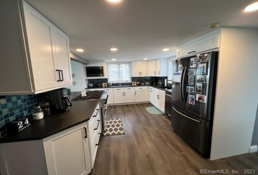 21 Groveway, Clinton, Connecticut 06413, 4 Bedrooms Bedrooms, 8 Rooms Rooms,3 BathroomsBathrooms,Residential Rental,For Sale,Groveway,170516389