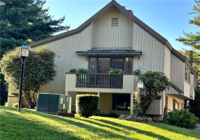 519 Iroquois Lane, Stratford, Connecticut 06614, 2 Bedrooms Bedrooms, 4 Rooms Rooms,2 BathroomsBathrooms,Condo/co-op For Sale,For Sale,Iroquois,170598694