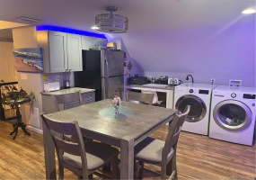 90 Hill Street, Shelton, Connecticut 06484, 1 Bedroom Bedrooms, 4 Rooms Rooms,1 BathroomBathrooms,Residential Rental,For Sale,Hill,170598920