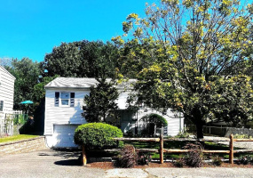 24 Sachem Street, Norwalk, Connecticut 06850, 3 Bedrooms Bedrooms, 7 Rooms Rooms,2 BathroomsBathrooms,Single Family For Sale,For Sale,Sachem,170598902