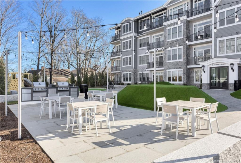 180 Park Street, New Canaan, Connecticut 06840, 2 Bedrooms Bedrooms, 5 Rooms Rooms,2 BathroomsBathrooms,Condo/co-op For Sale,For Sale,Park,170357527
