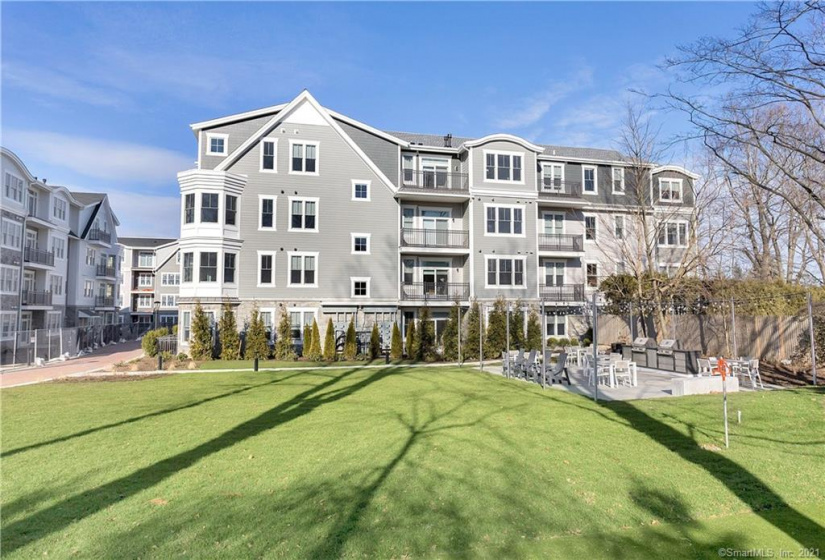 160 Park Street, New Canaan, Connecticut 06840, 3 Bedrooms Bedrooms, 5 Rooms Rooms,3 BathroomsBathrooms,Condo/co-op For Sale,For Sale,Park,170357552