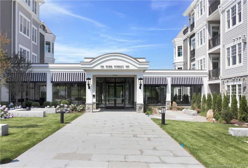 160 Park Street, New Canaan, Connecticut 06840, 3 Bedrooms Bedrooms, 6 Rooms Rooms,3 BathroomsBathrooms,Condo/co-op For Sale,For Sale,Park,170357553